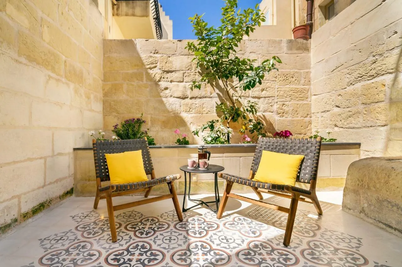 Amazing Art Deco Villa 150M To Sea With Daily Housekeeping Sliema Malta